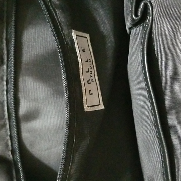 Pelle studio leather bag, Medium, zipper on top ,front pocket magnetic button. - Picture 7 of 11